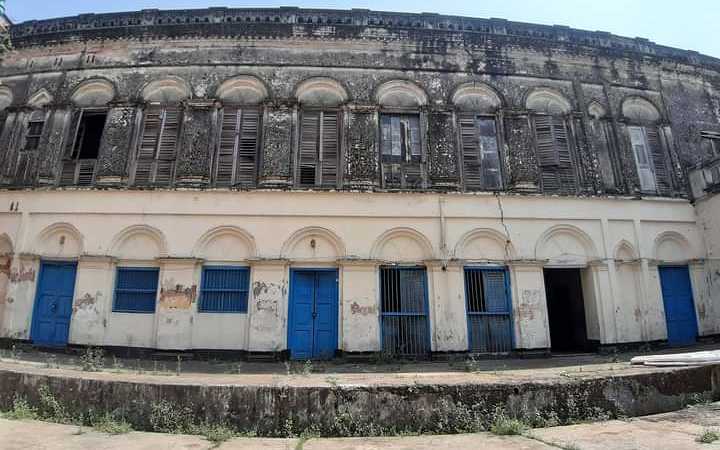 murapara rajbari in bangladesh is being used as an educational institution