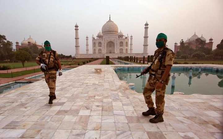 fake calls cause panic in taj mahal