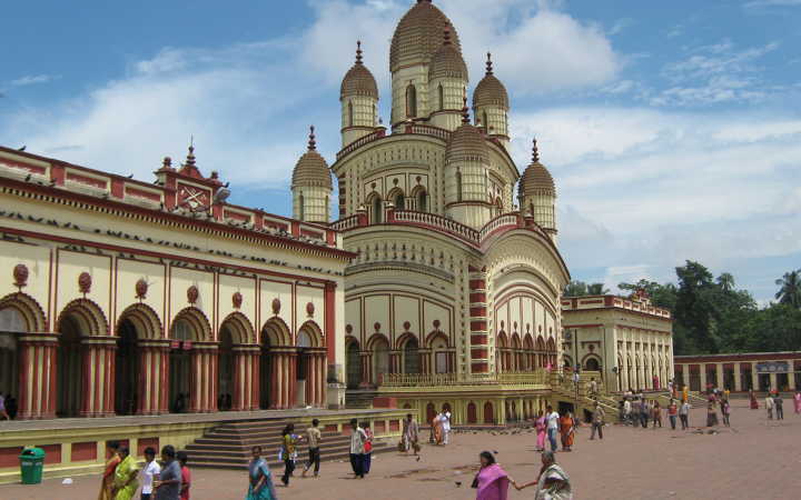 know about famous dakhineshwar kali temple in kolkata