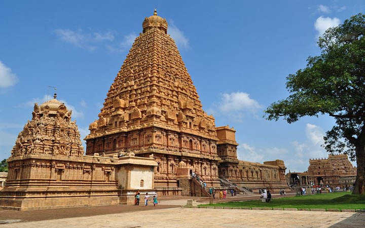 architectural marvel brihadeeshwara temple