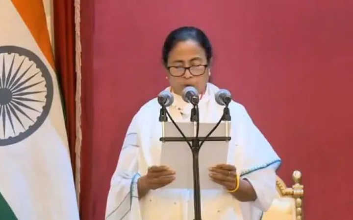 mamata banerjee takes oath as the chief minister of westbengal for a third consecutive term