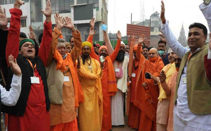 saint association appeal in varanasi to muslims regarding hindu property