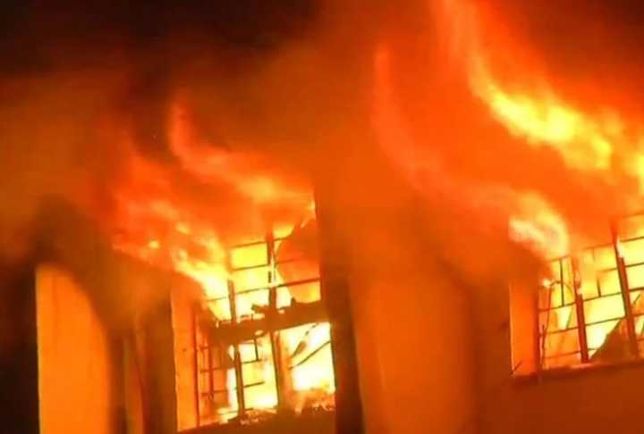 miscreants set fire of isf workers house at bhangar allegation against tmc