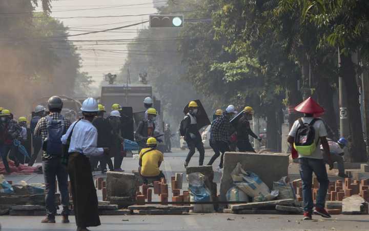 myanmar army kills 38 protesters in one day