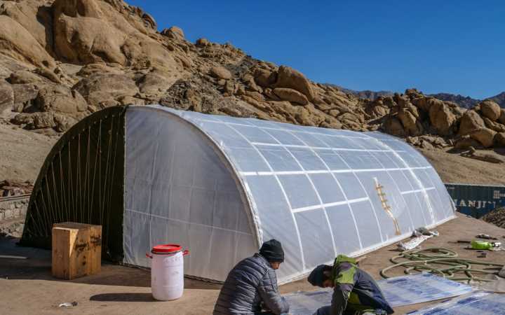 sonam wangchuk invents solar heated tent for indian army low temperature