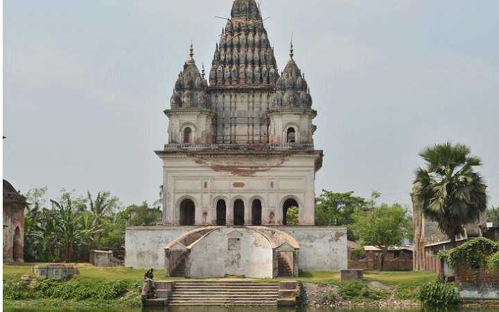 puthia rajbari in bangladesh is unique example of indo european architecture