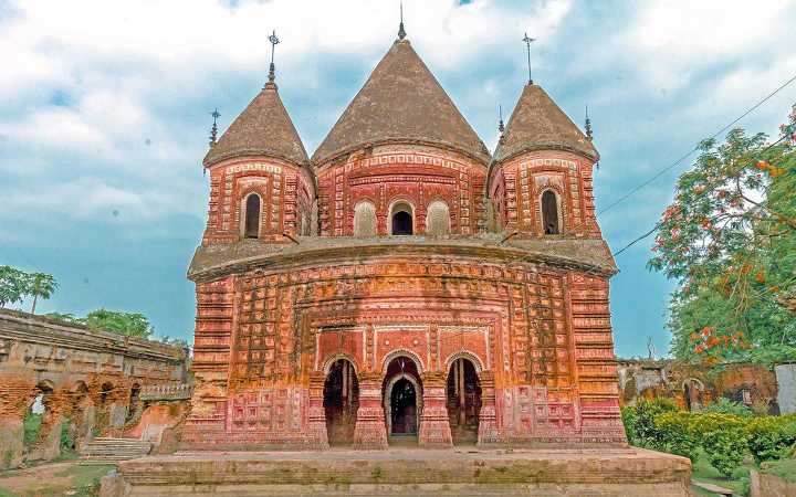 puthia rajbari in bangladesh is unique example of indo european architecture