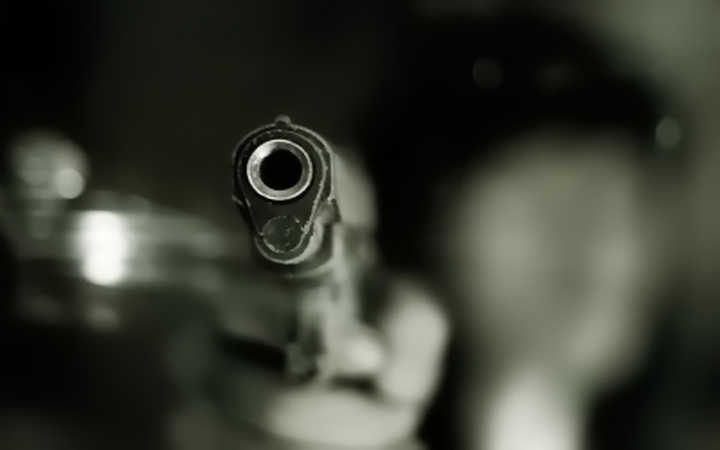 one people shot his wife and mother in law at uttar pradesh