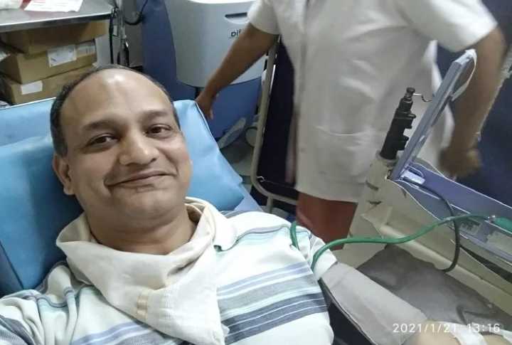 plasma bank pune man inspired by his mother donated 14 times plasma in nine months made a record in the country