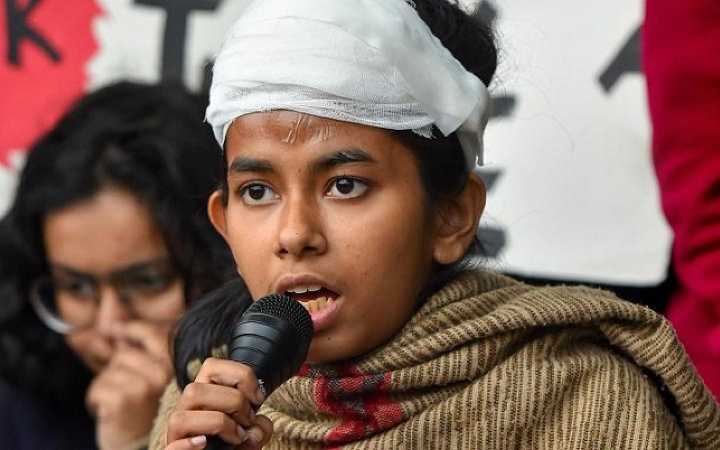 jnu issues show cause notice to aishe ghosh and another student