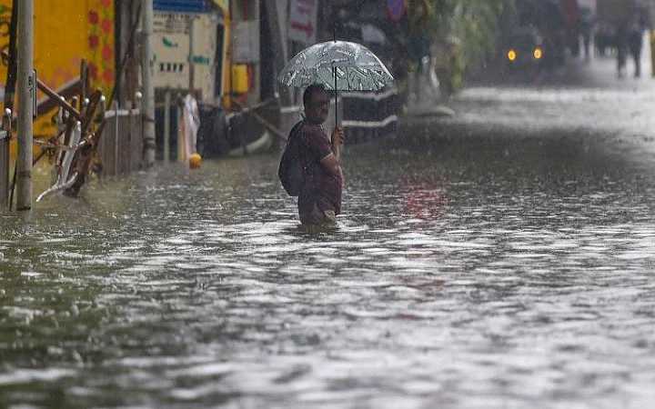 heavy rainfall is likely in several districts