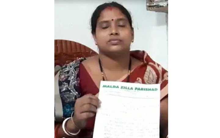 dolly rani mandal a member of malda district council appealed for the return of the trinamool