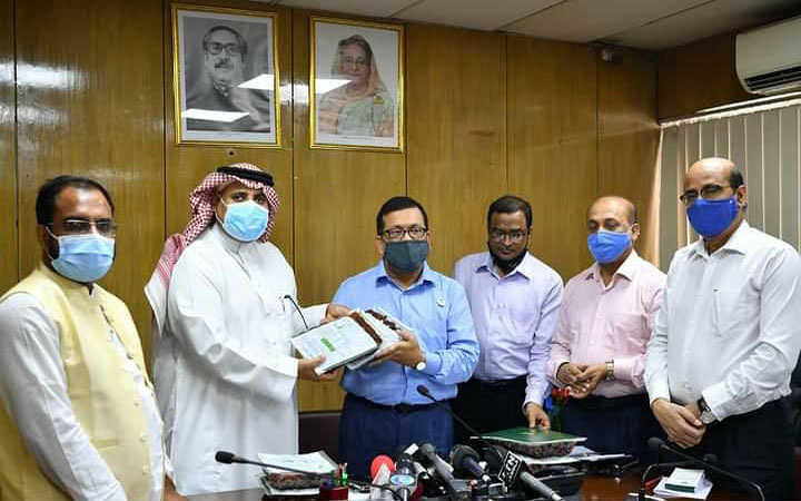 saudi arabia donates 40 tonnes of dates for marginalised people in bangladesh