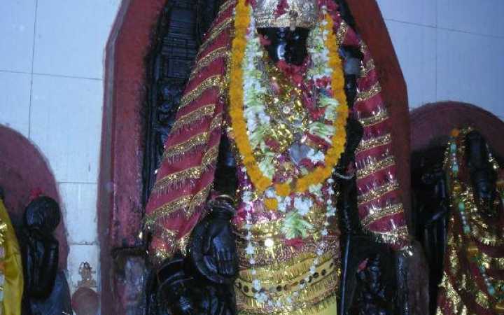 dhoni worshiped at the dewri temple