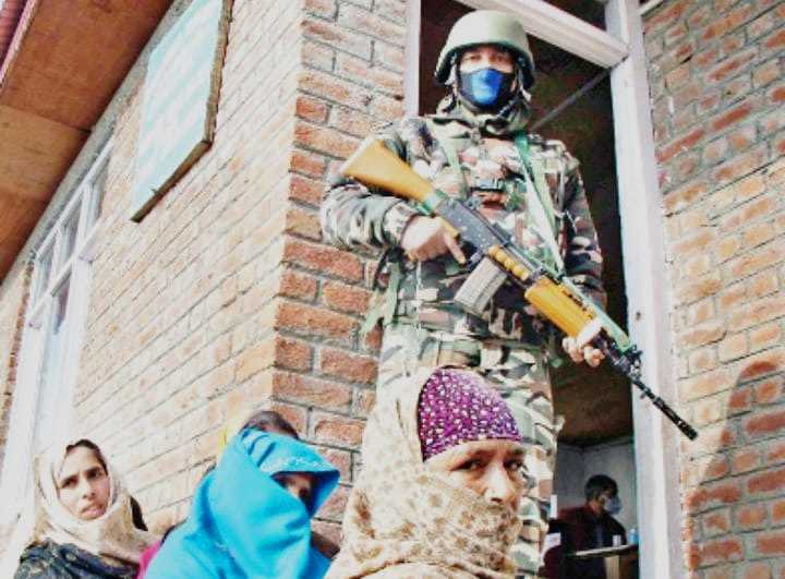 people take participate in kashmir polls against separatism