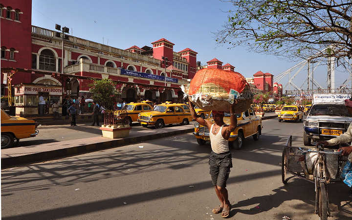 train closed due to restrictions eastern railway assists porters at howrah sealdah station