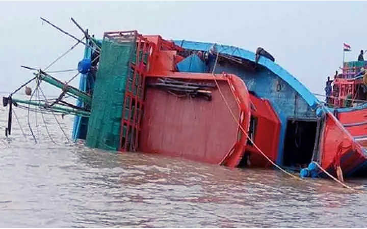 trawler sinks in haldi river bodies of 2 more fishermen rescued 1 still missing