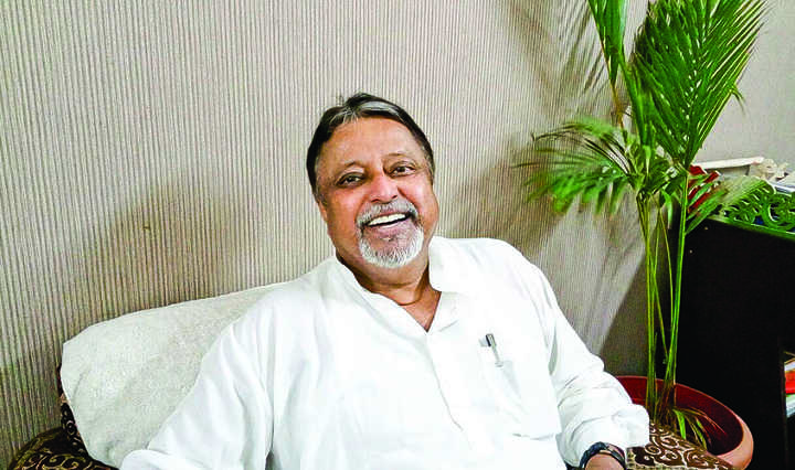 mukul roy may not quit his assembly seat may be the pac chairman