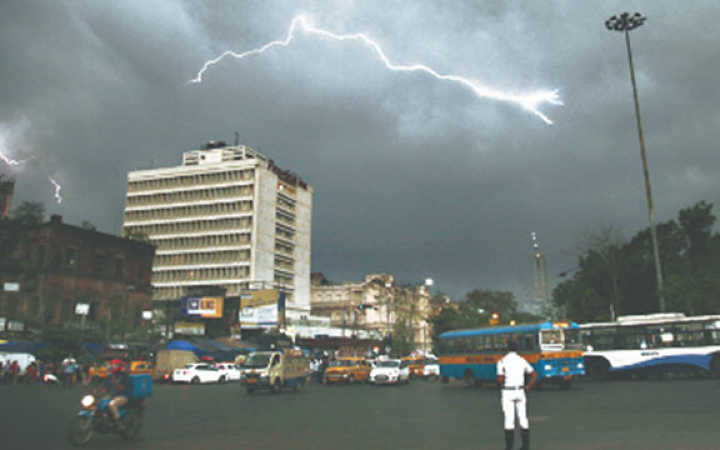 thunderstorm hits city parts of south bengal