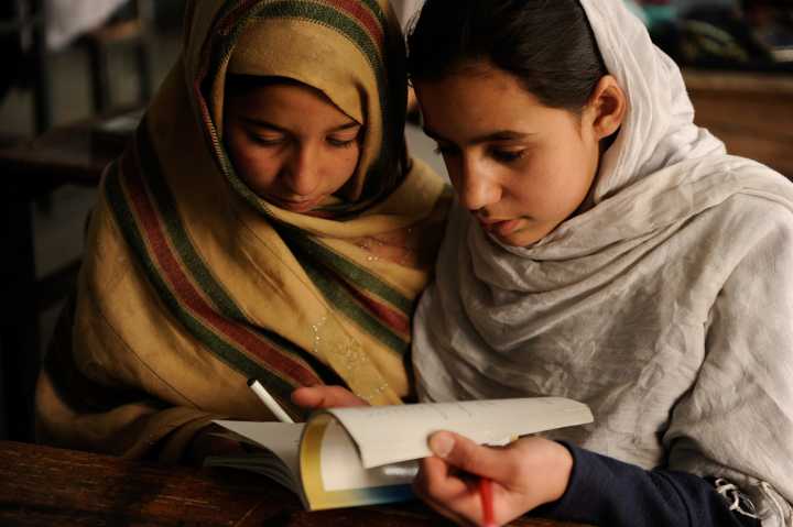 large number of girls arrived after opening school in kabul