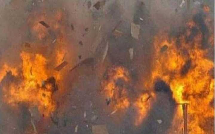 bomb blast at trinamool party office in kotulpur