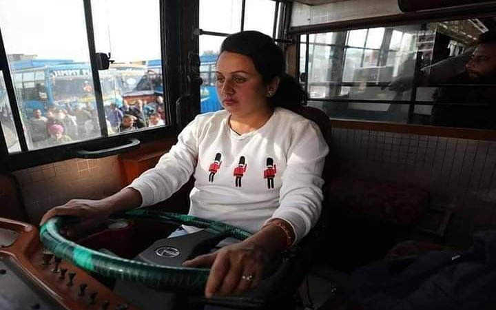 pooja devi first woman passenger bus driver in jammu and kashmir