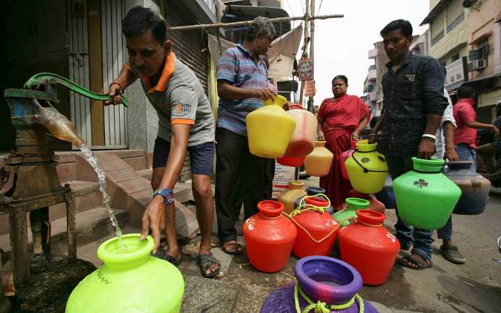 60 sick and 2 died after drinking poisonous water of calcutta municipality