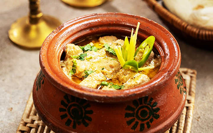 spin the chicken handi like a hotel at home